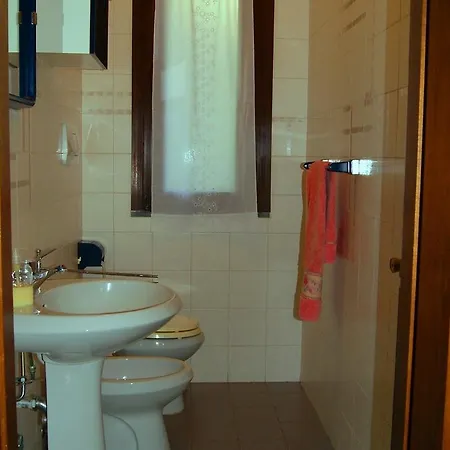 Villa Imperia בית הארחה *